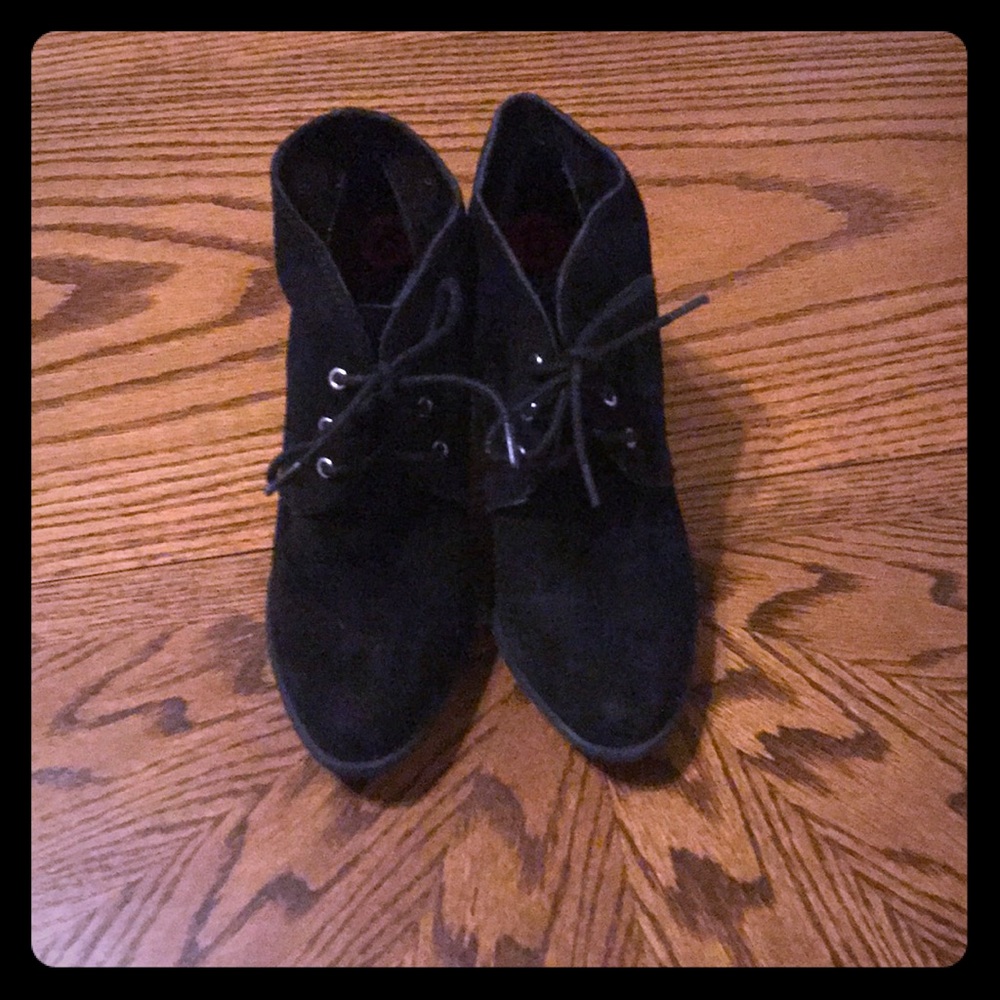 Suede BCBGeneration Suede Booty